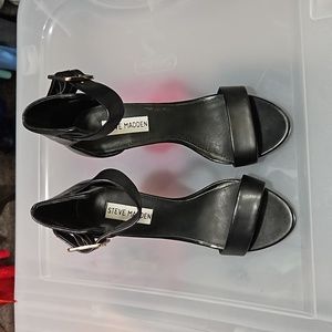 Steve Madden 7.5M Black Leather Buckle Dress Heels *Never Worn